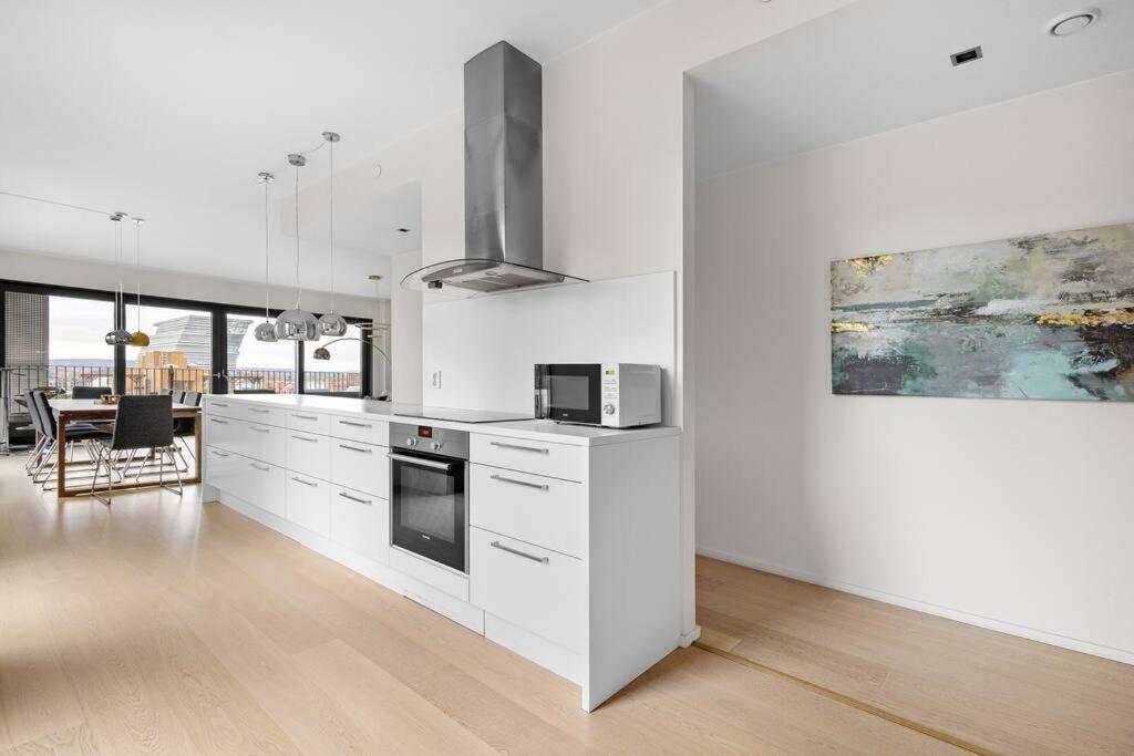 Modern 3Bed Room Sea View Apartment @ Oslo Barcode Exterior photo